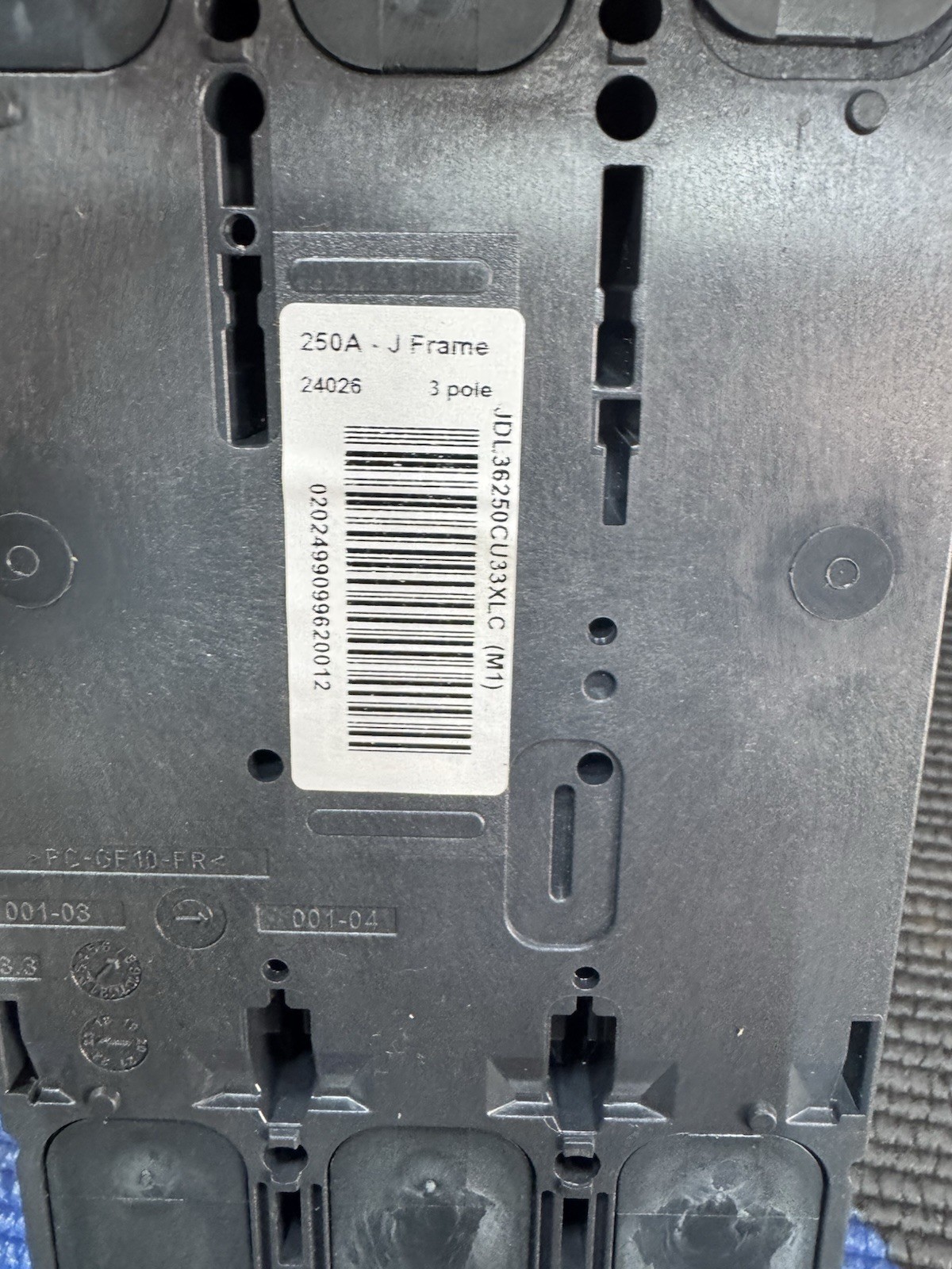 Square D/PowerPacT JD 250 A050J727 3 Poles Circuit Breaker ( 250AMPs )