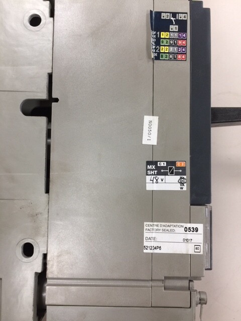 Merlin Gerin NSJ400A Switch w/ 32514 Plug in Base Adapter / (2) Aux 48VDC SHUNT