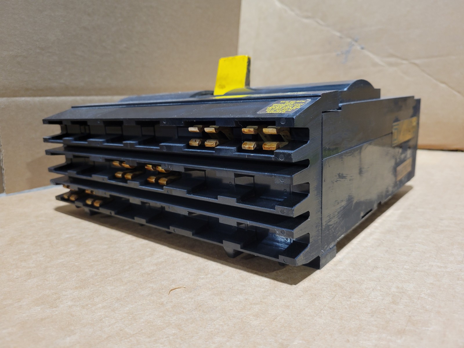 Square D IL34300 I-Limiter Circuit Breaker 300A 3P 480V Type IL