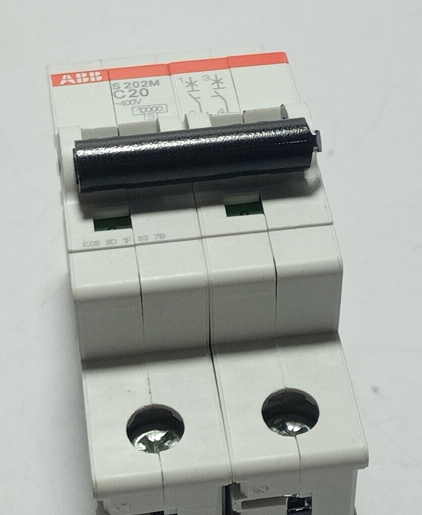 ABB S202M-C20 Circuit Breaker / 2CDS272001R0204 / S202MC20