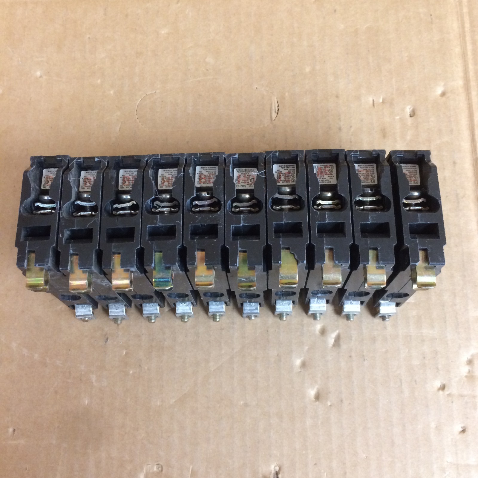 NEW TAKEOUT 10x NOS Square D QOB120 Circuit Breaker 1P 20A 120/240V 10,000 AIR