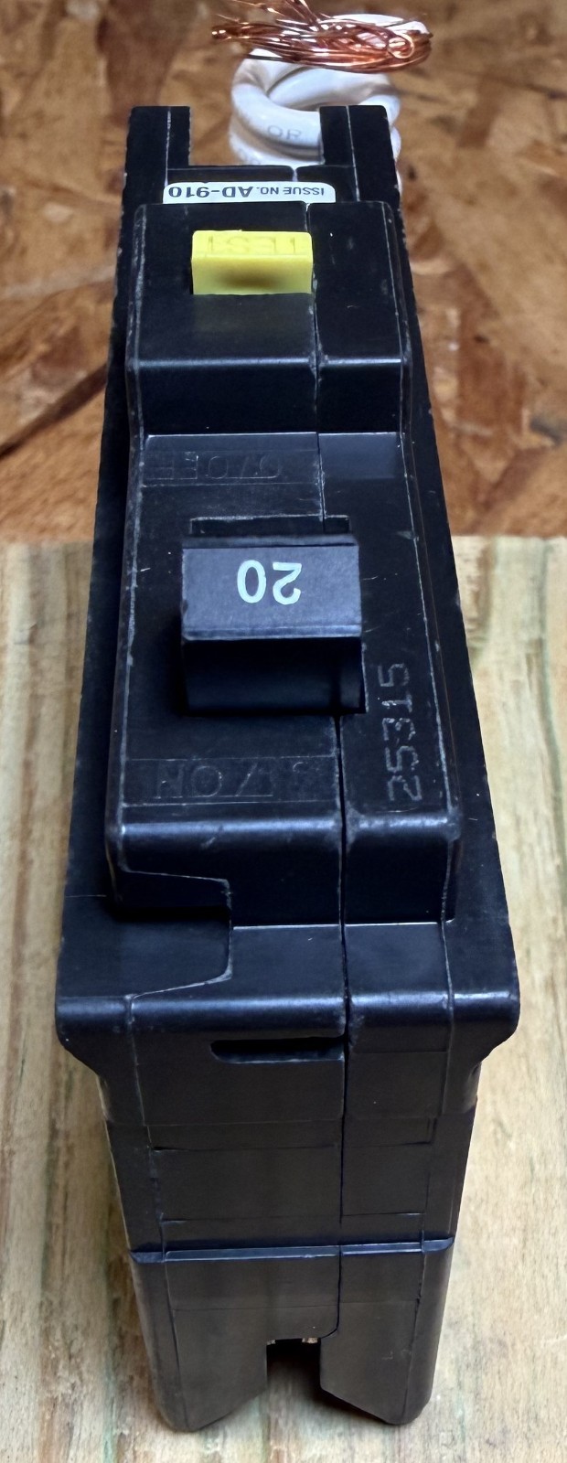 Square D Homeline HOM120GFI Circuit Breaker