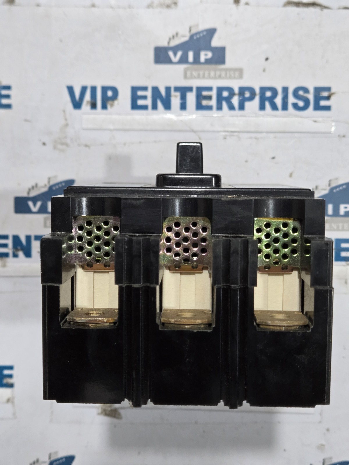HYUNDAI HBS-63C CIRCUIT BREAKER 30A AC440V 7.5KA FREE FAST SHIPPING
