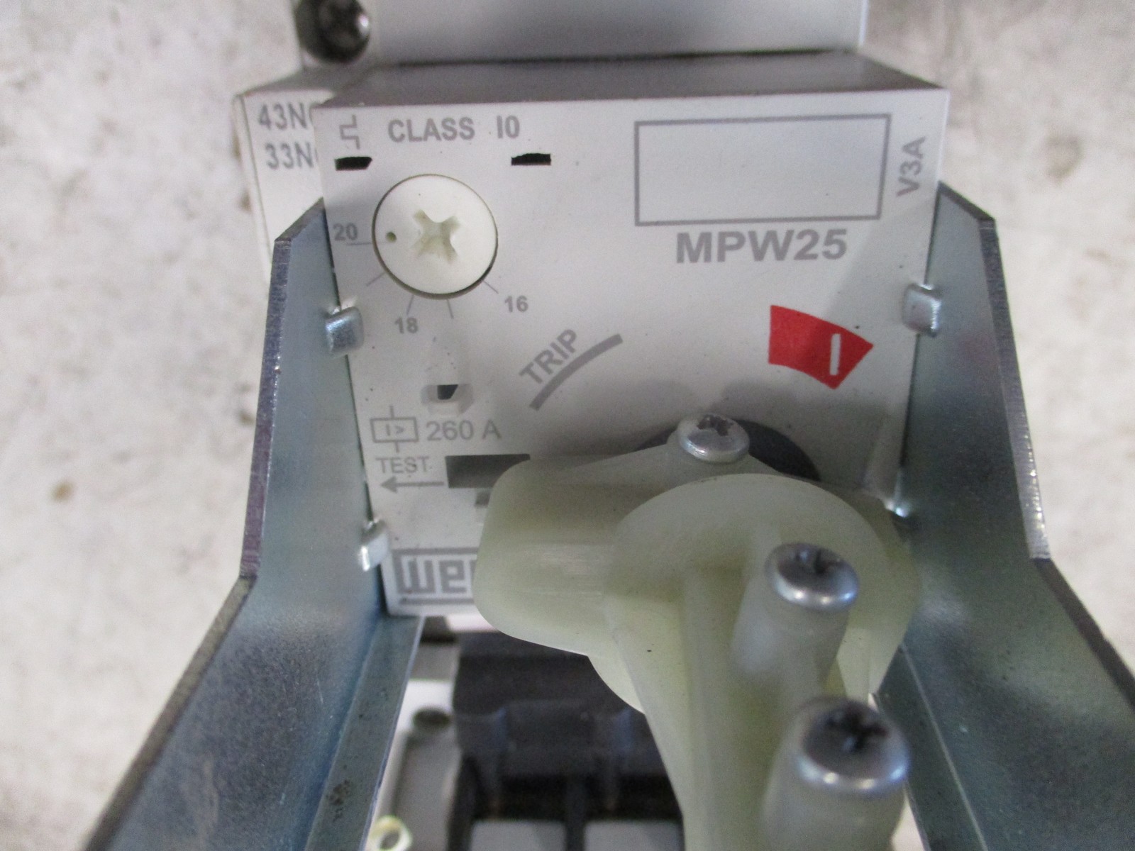 Weg Starter CWM25/MPW25 Trip: 16-20A (2) Aux Contacts W/Handle Used