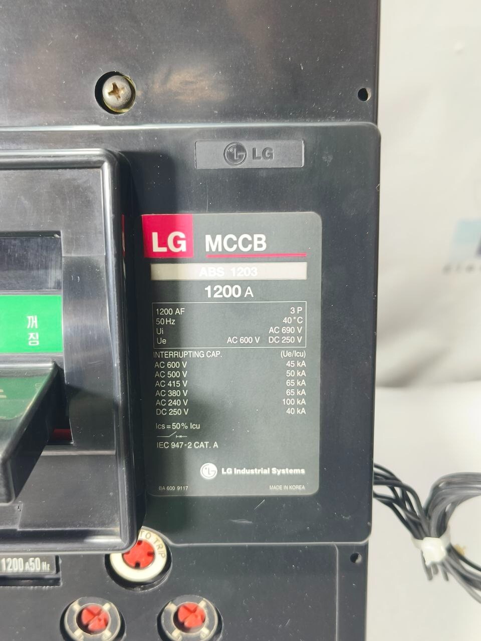 LG ABS 1203 3POLE 1200A CIRCUIT BREAKER MCCB AC600V DC250V ABS1203 FREE SHIPPING