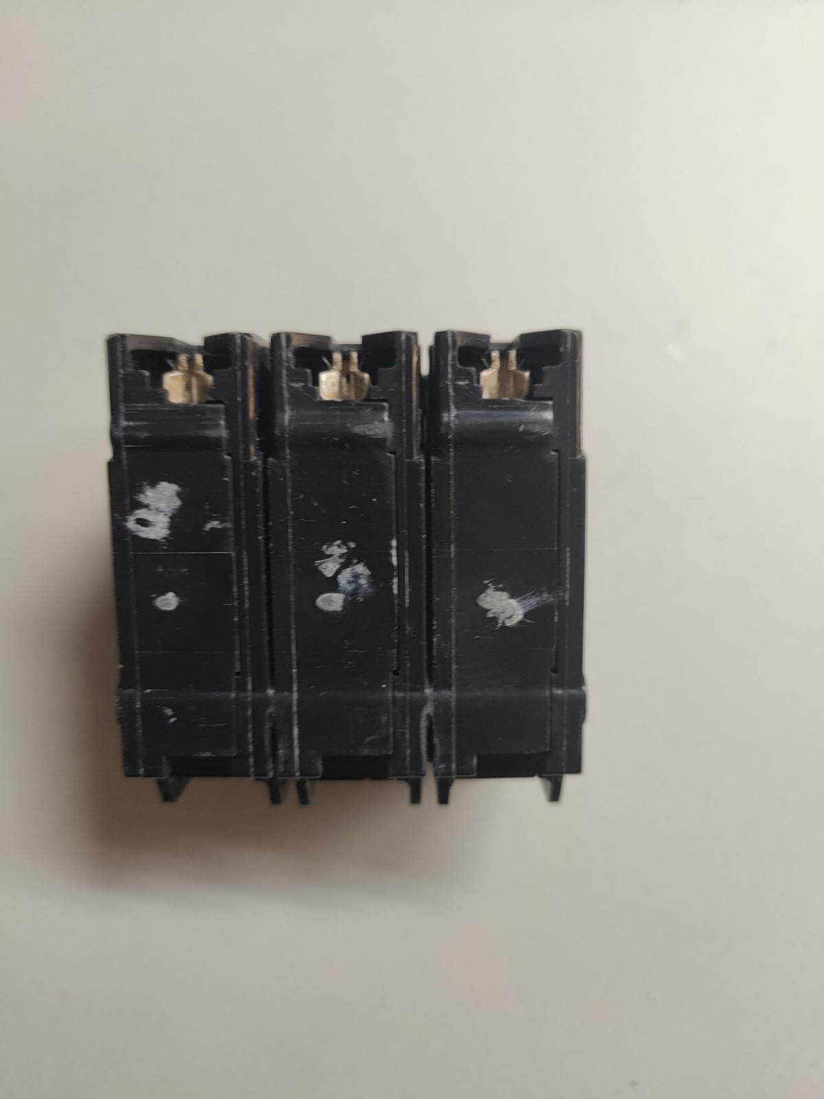 GE ABB THQL32070 Molded Case Circuit Breaker, THQL Series 70A 3 Pole 240VAC