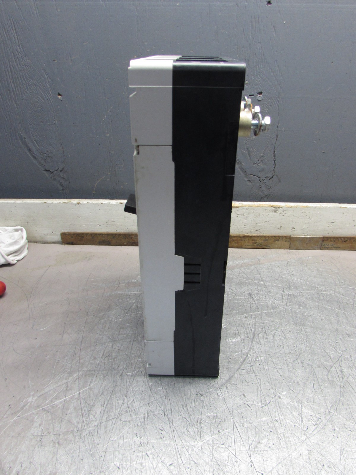 Cutler Hammer CHMDL3800F ,MCCB, 3P/ 700A/ 600V/ 65kA, STAINED! ,MAKE OFFER!