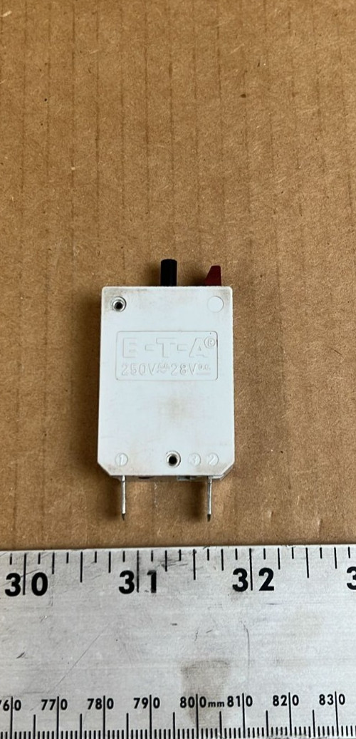 E-T-A Circuit Breaker 8A, 28V, 127-P10-H-KF