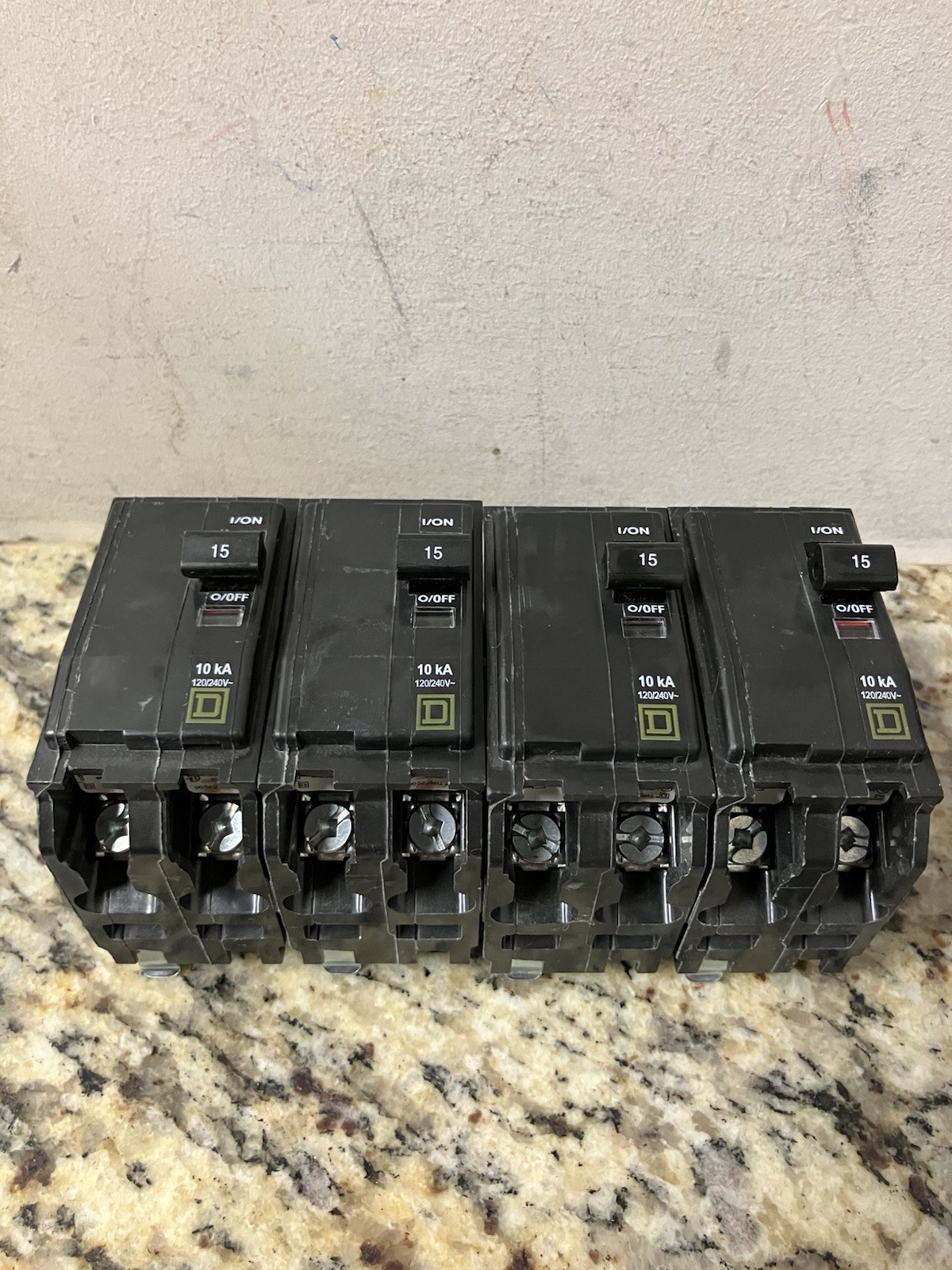 Square QO215CP 2 Pole 15 Amp 240V Circuit Breaker (4 Pack) New