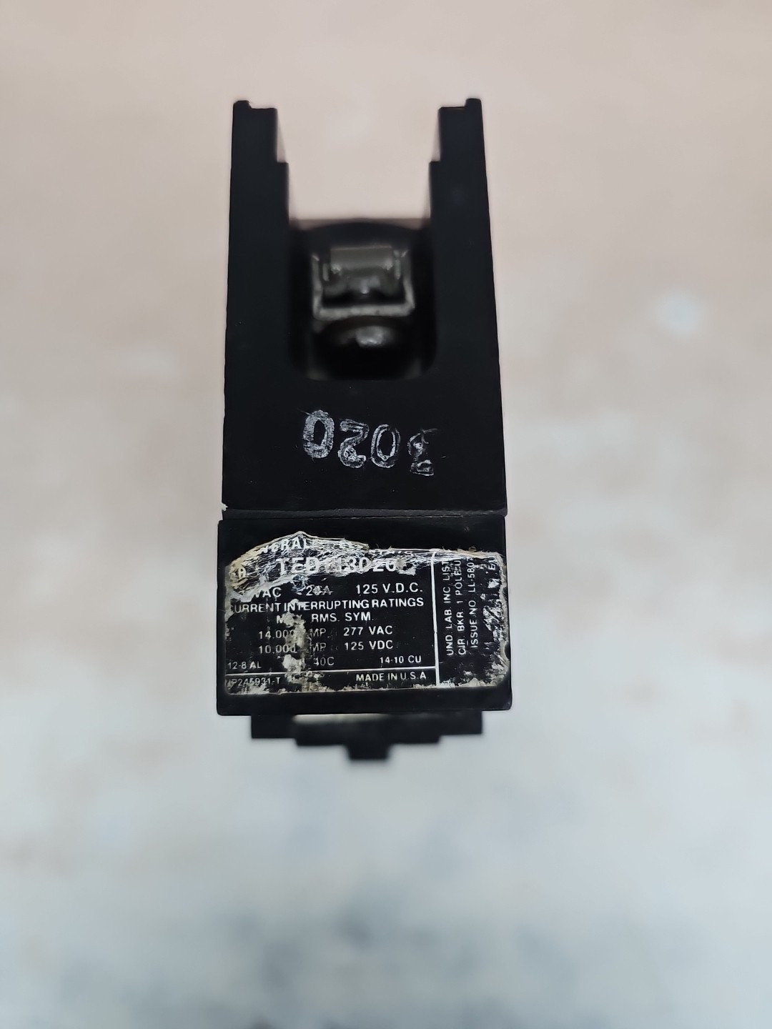 GE TED113020 Circuit Breaker, 20A, 1P, 277V Damaged Label