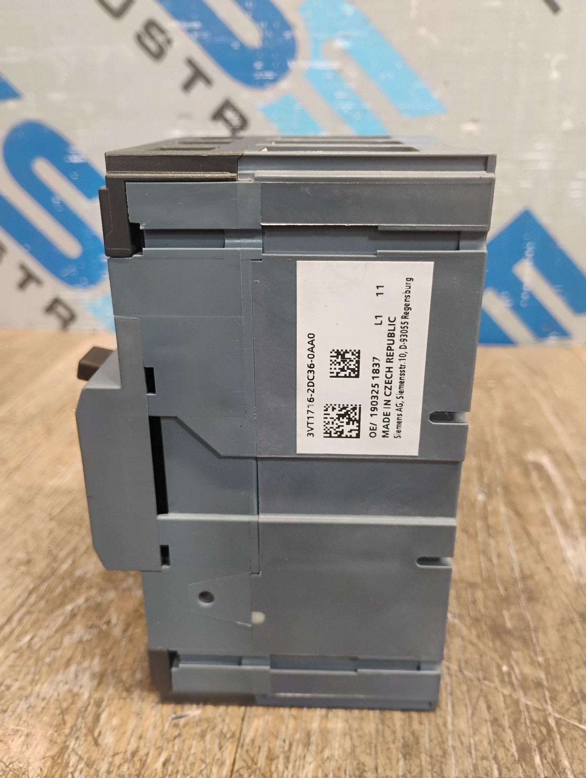 SIEMENS 3VT1716-2DC36-0AA0 160A CIRCUIT BREAKER