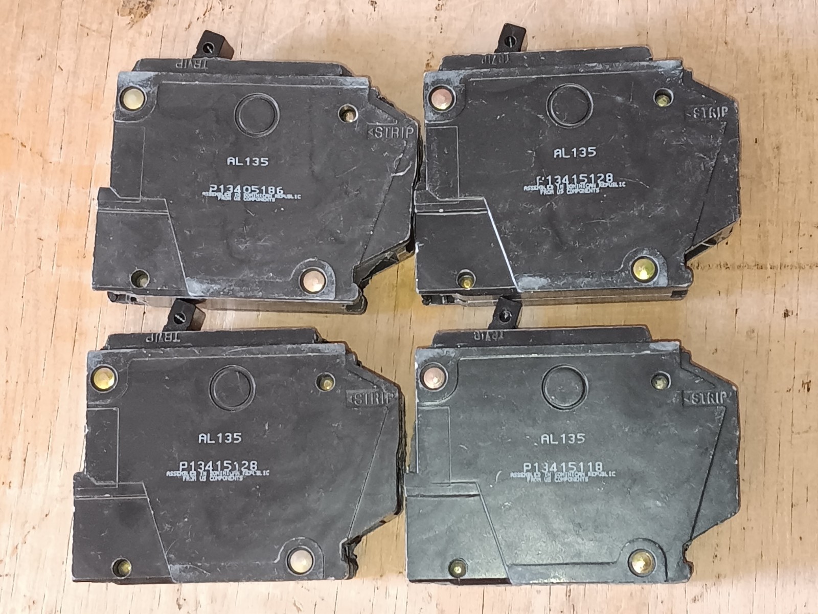 4 x General Electric TYPE THQL THQL1135 35 AMP 1 Pole 240VA GROVE breaker NOS