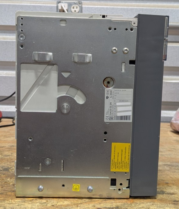 ABB Z2NUELBK200SQ00058XX EMAX2 E2.2N CIRCUIT BREAKER 2500 A EKIP HI TOUCH LSIG