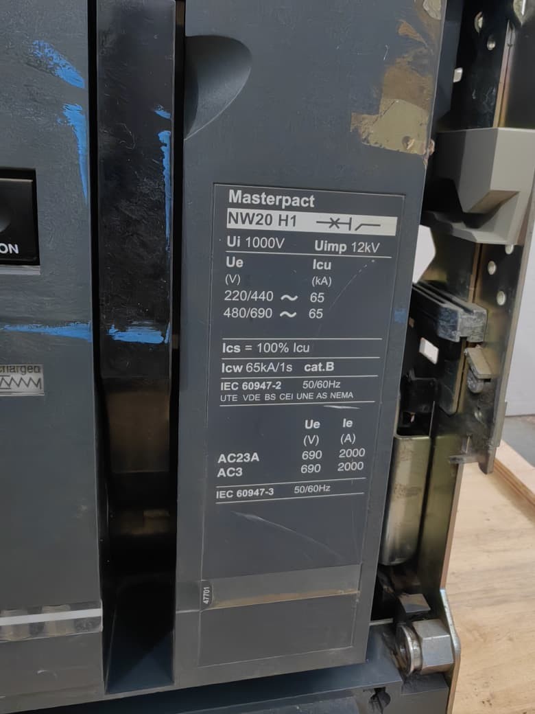 SCHNEIDER MASTERPACT | NW20H1 | NW20 H1 | MICROLOGIC 7.0A, 2000A | TESTED OKAY