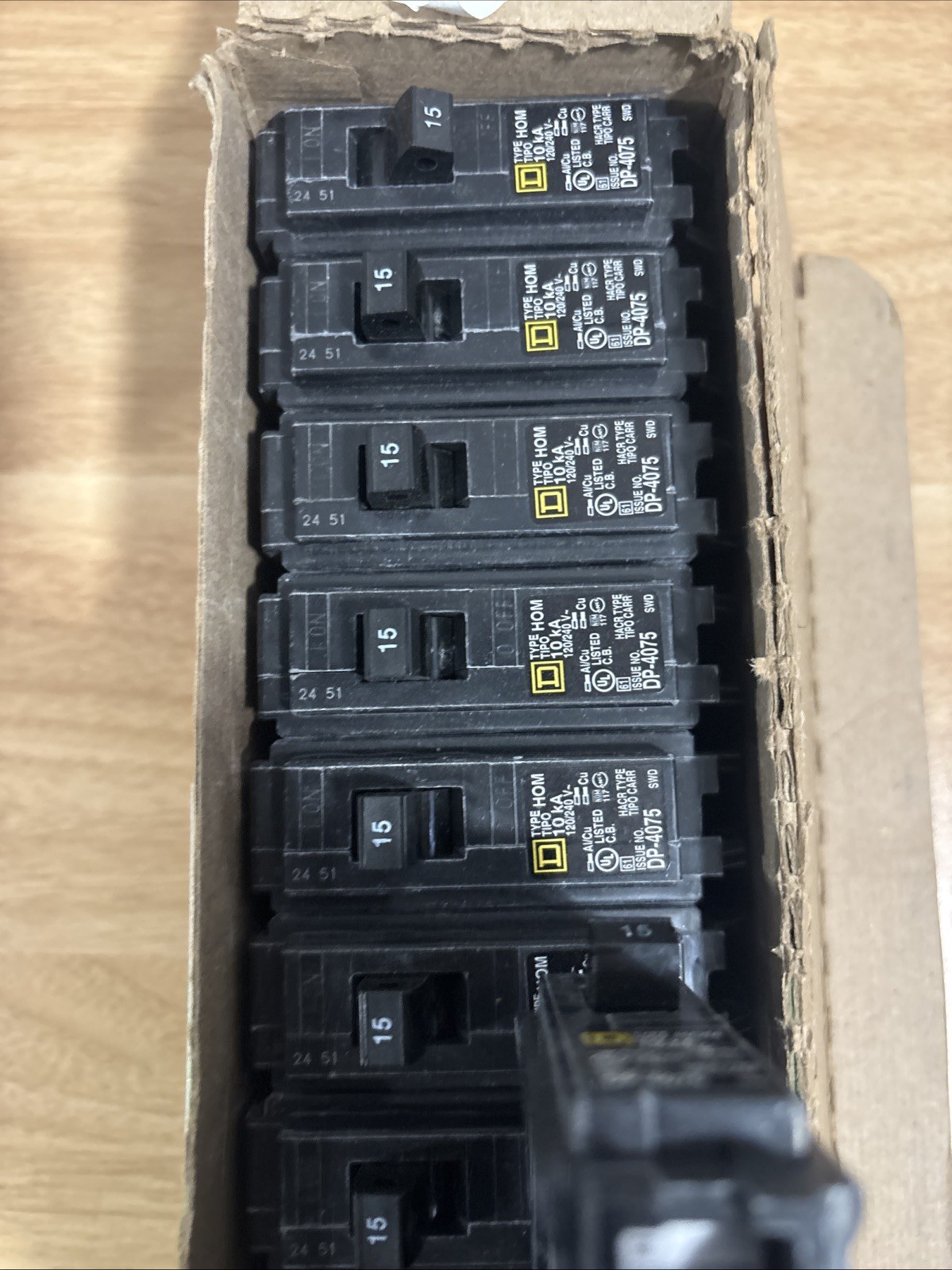 10 PACK HOM115CP Homeline, 15A, 1 pole, 120/240VAC BRAND NEW