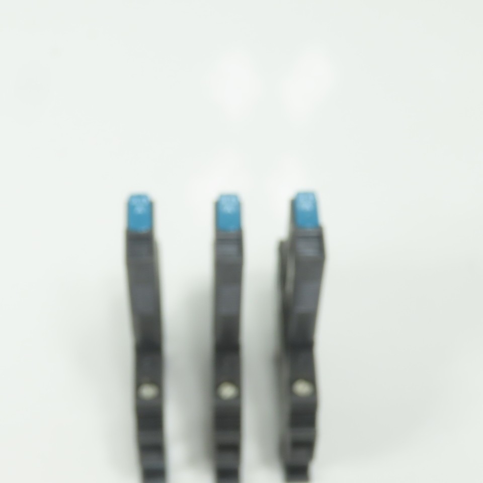 Phoenix TCP 4.0A Thermal Device Circuit Breaker W/ UK 6-FSI/C Base Lot Of 3
