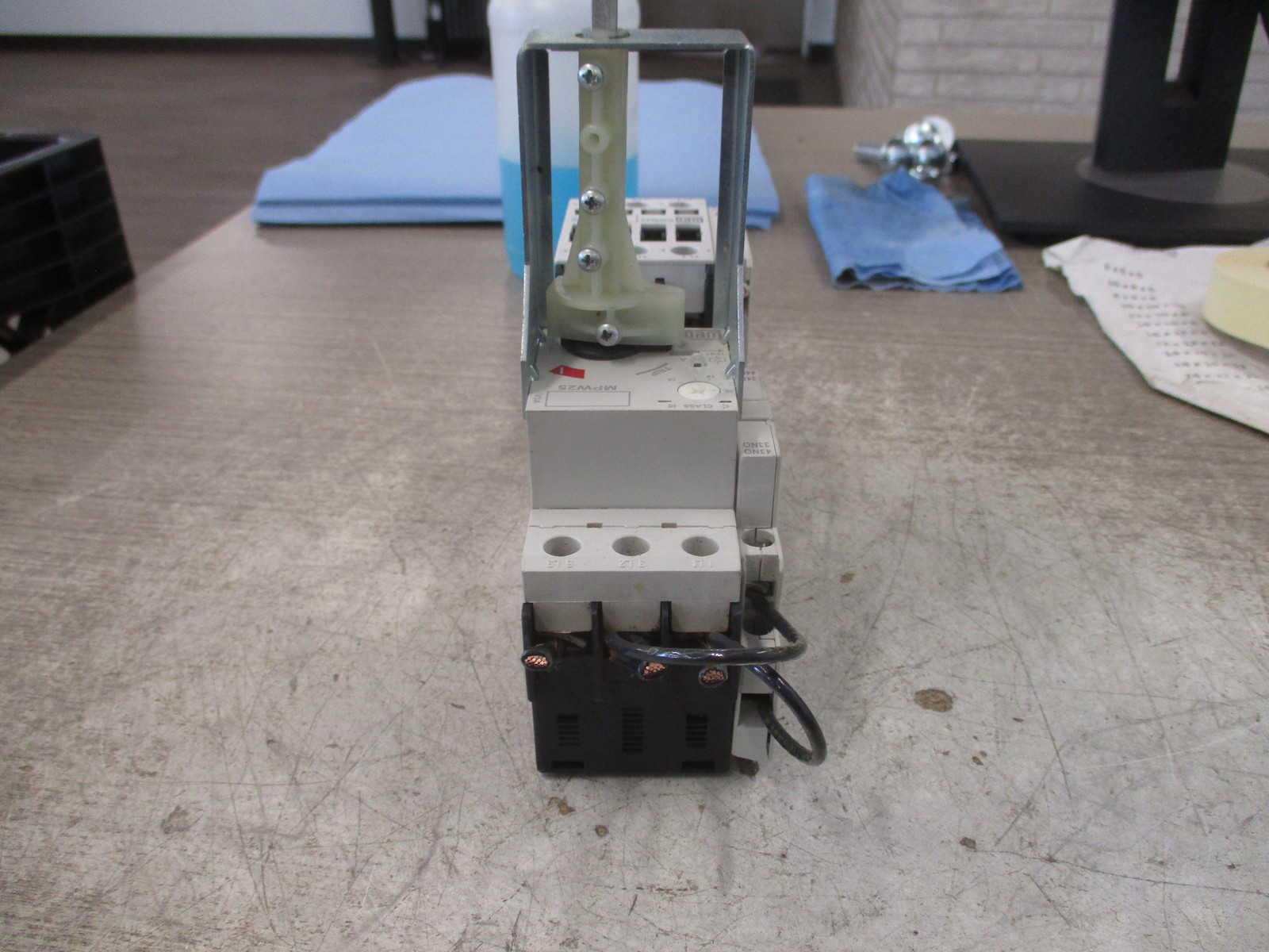 Weg Starter CWM25/MPW25 Trip: 16-20A (2) Aux Contacts W/Handle Used