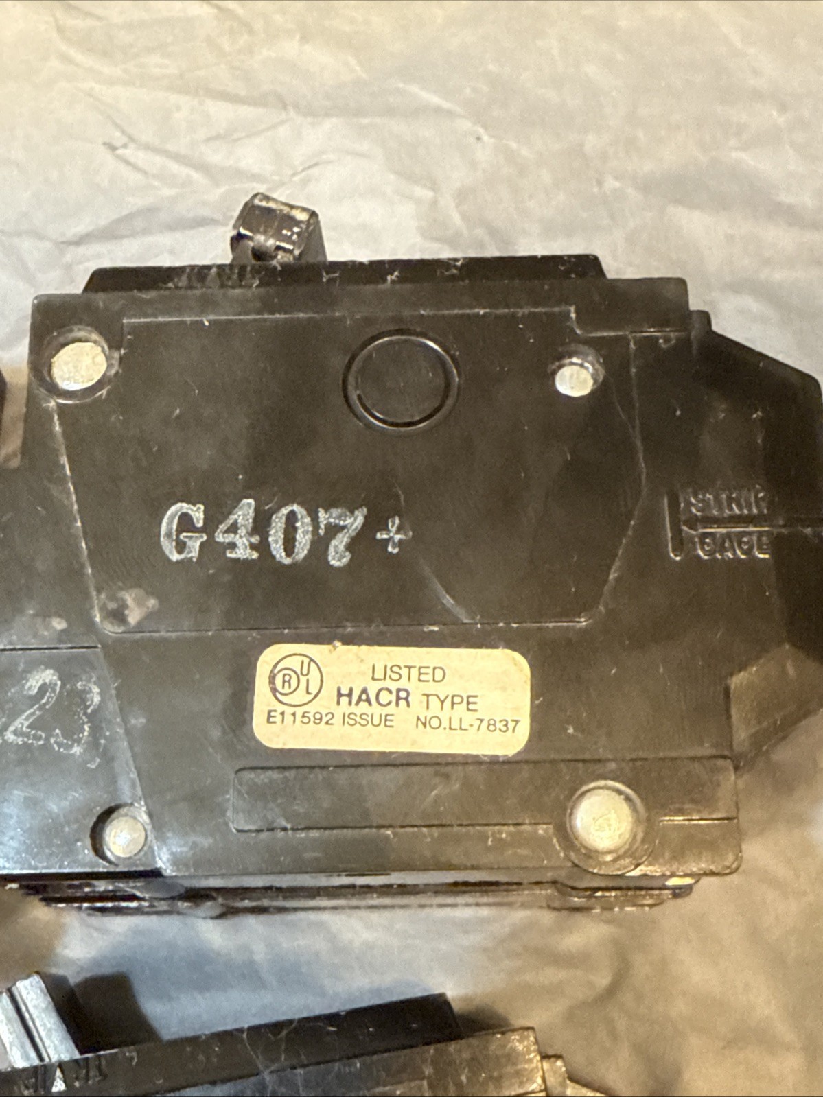 GE Lot Of 7 Breakers (3)-1 Pole 15Amp 20Amp (4)-2 Pole 15Amp 40Amp 60Amp