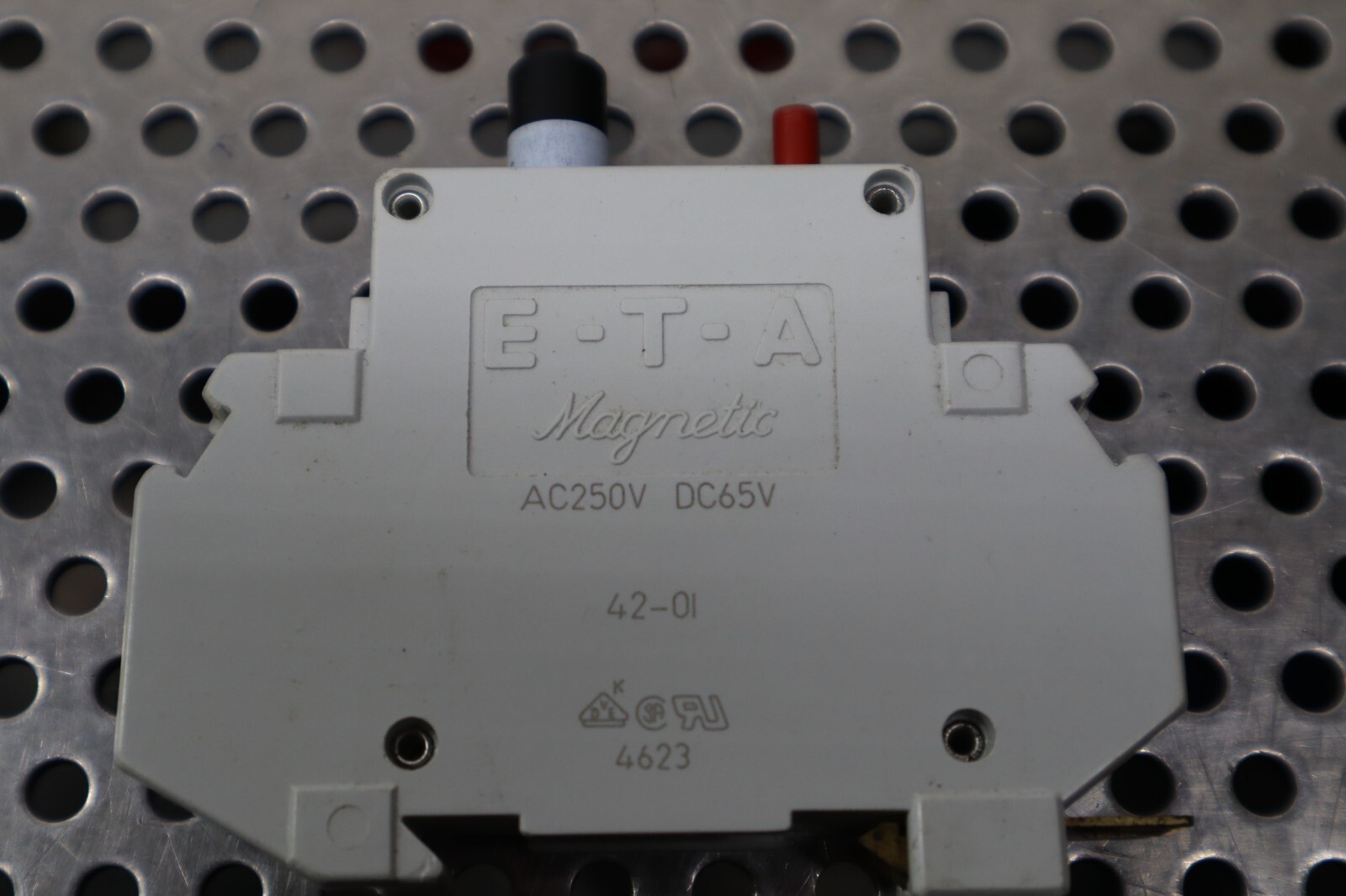 ETA 42-01 1A Circuit Breakers AC250V DC65V New Old Stock (Lot of 2)