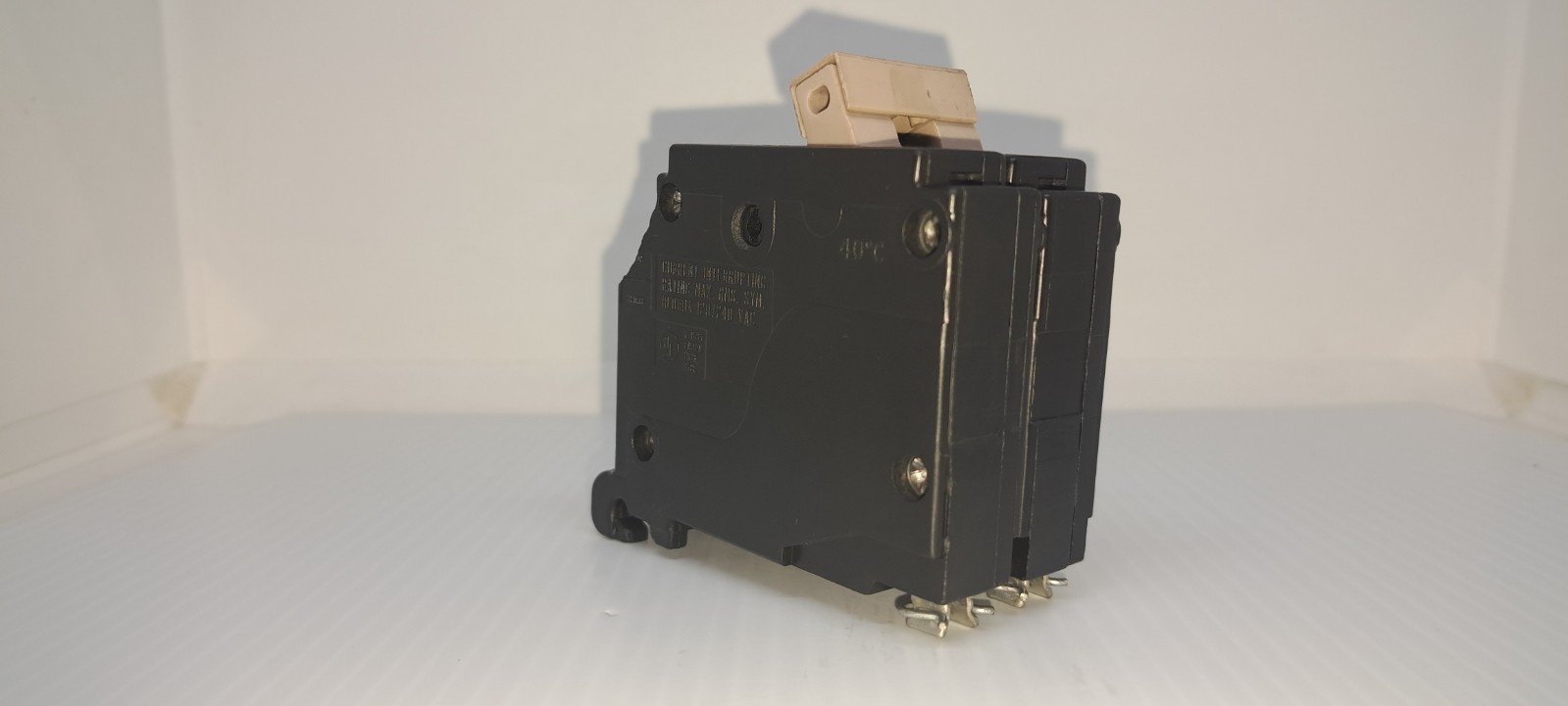 Cutler Hammer EATON CH230 2 Pole 30 Amp 120/240V Circuit Breaker Flaw