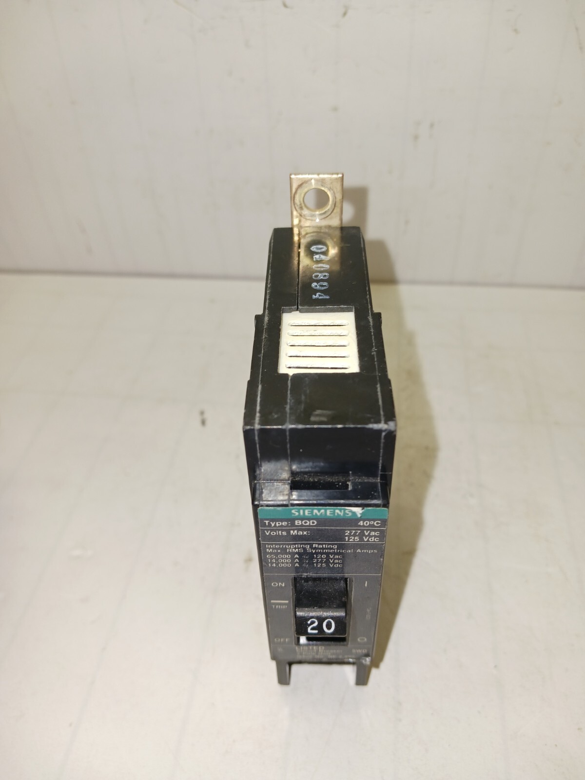 LOT OF 2) SIEMENS 20 AMP SINGLE POLE BOLT-ON CIRCUIT BREAKER 277 VAC BQD120