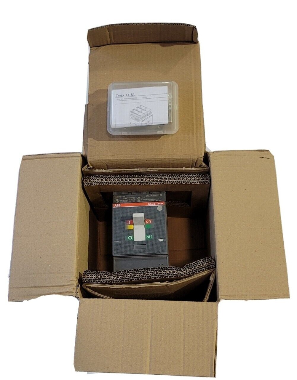 New ABB SACE TMAX T4 L-D 250 CIRCUIT BREAKER 1SDA063284R1 W/