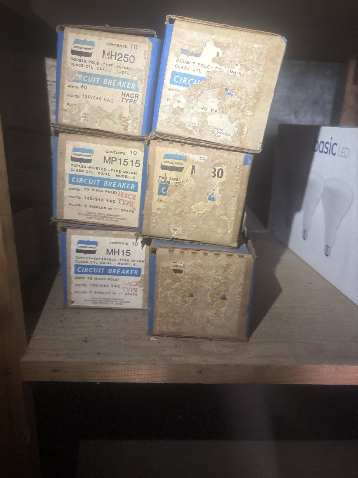 Crouse-Hinds MH115R 15Amp 120v Circuit Breaker Right Hook brand new (10 Pack)