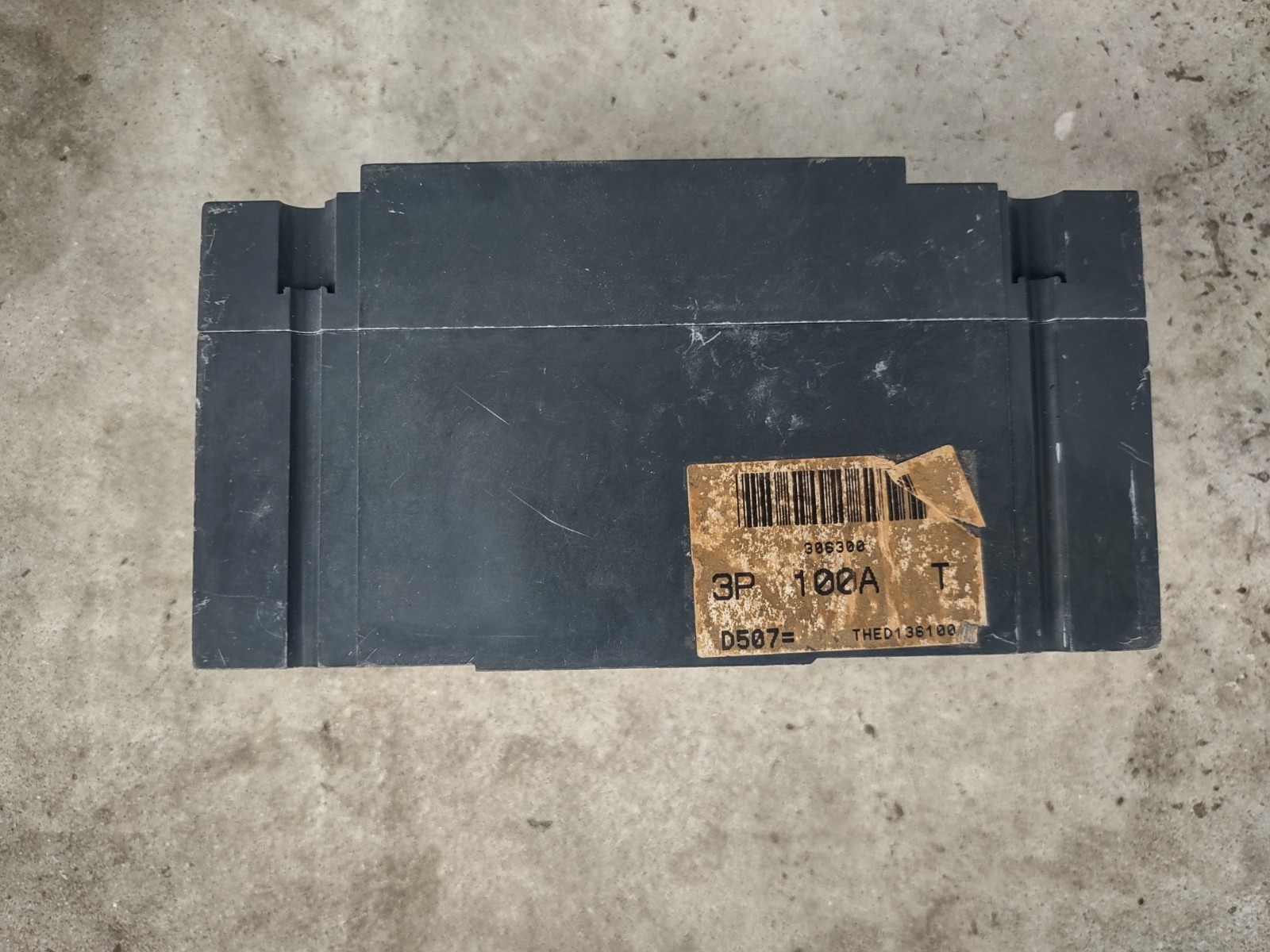 GE Hi-Break THED136100 100A 3-Pole Circuit Breaker Type T 600VAC/250VDC