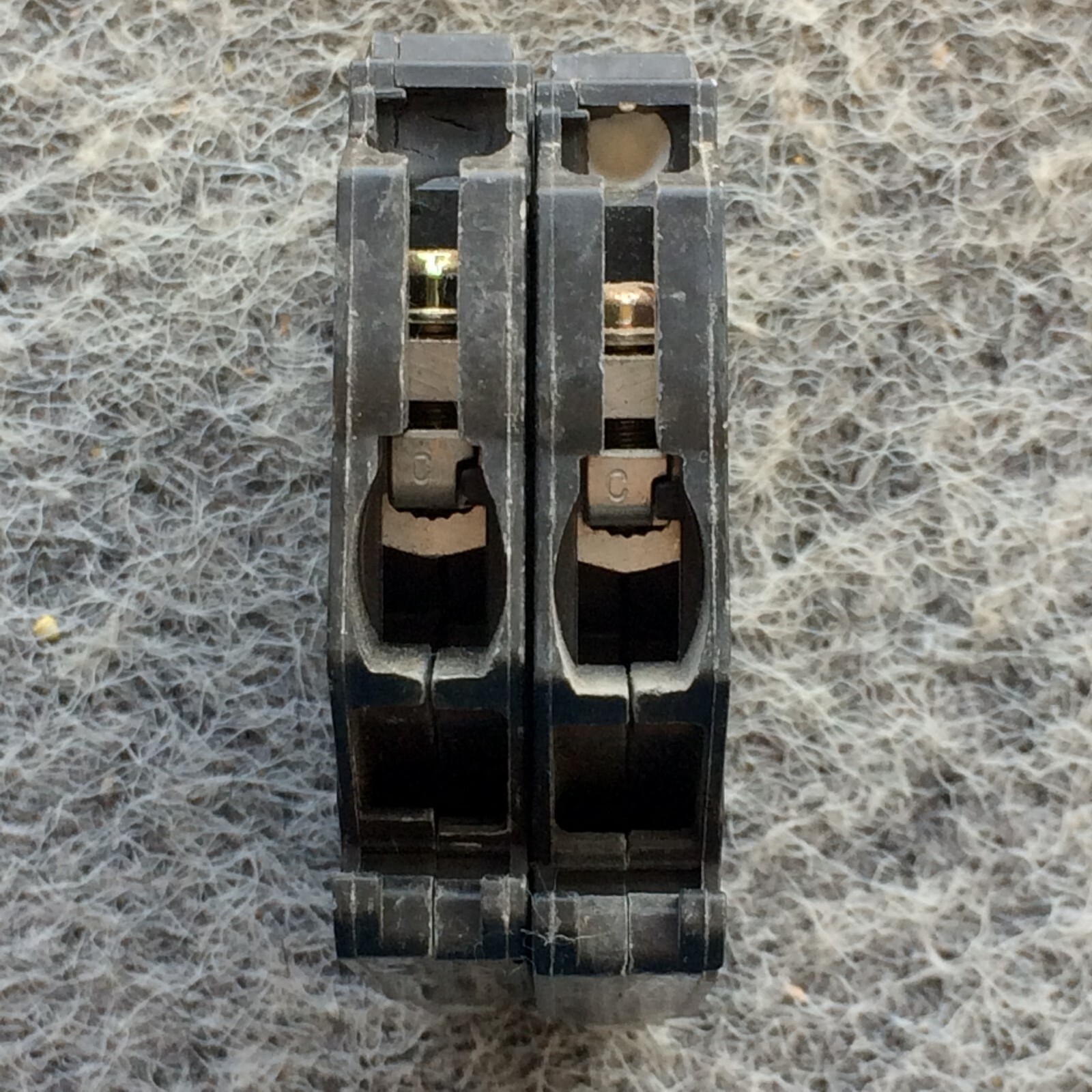 LOT OF 2 THQP120-GE 20A AMP 1P POLE 10kA@120/240V PLUG ON THIN BREAKER