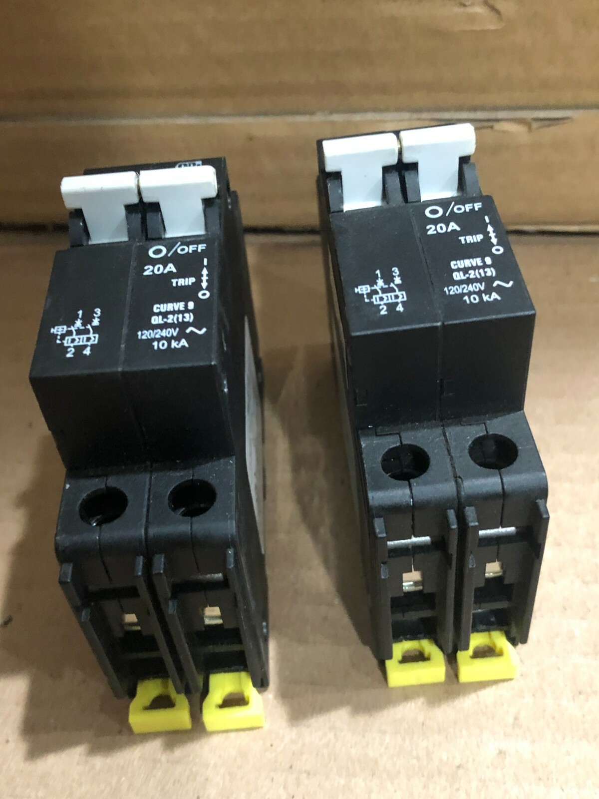 ( 2 PK)CBI QL-2(13) CIRCUIT BRAKER 2 POLE UNIT DP-3816 MOUNT ON VERTICAL SURFACE