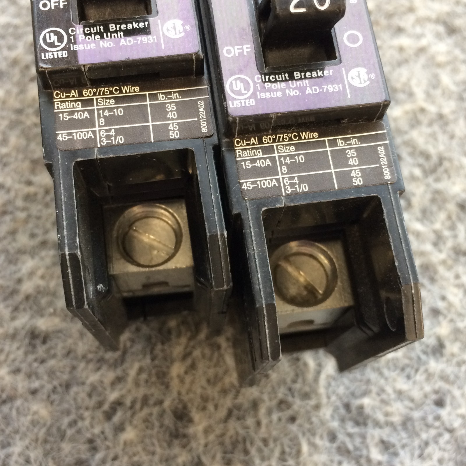 Lot OF 2 BQD120 SIEMENS 1 POLE, 277V, BOLT ON 20 AMP BREAKERS