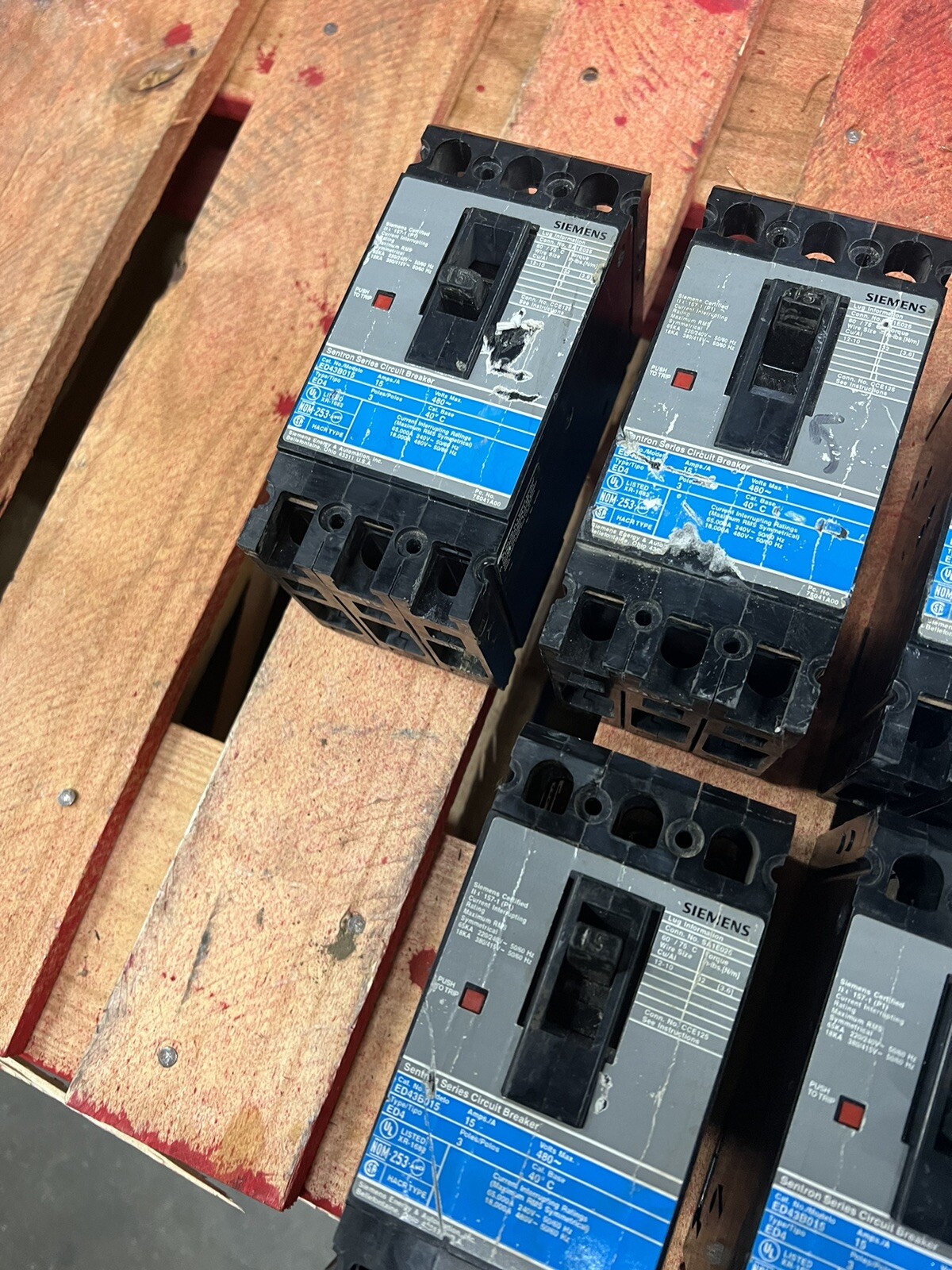 Siemens ED43B015 15 Amp 3 Pole 480 V Circuit Breaker Used 1 Breaker