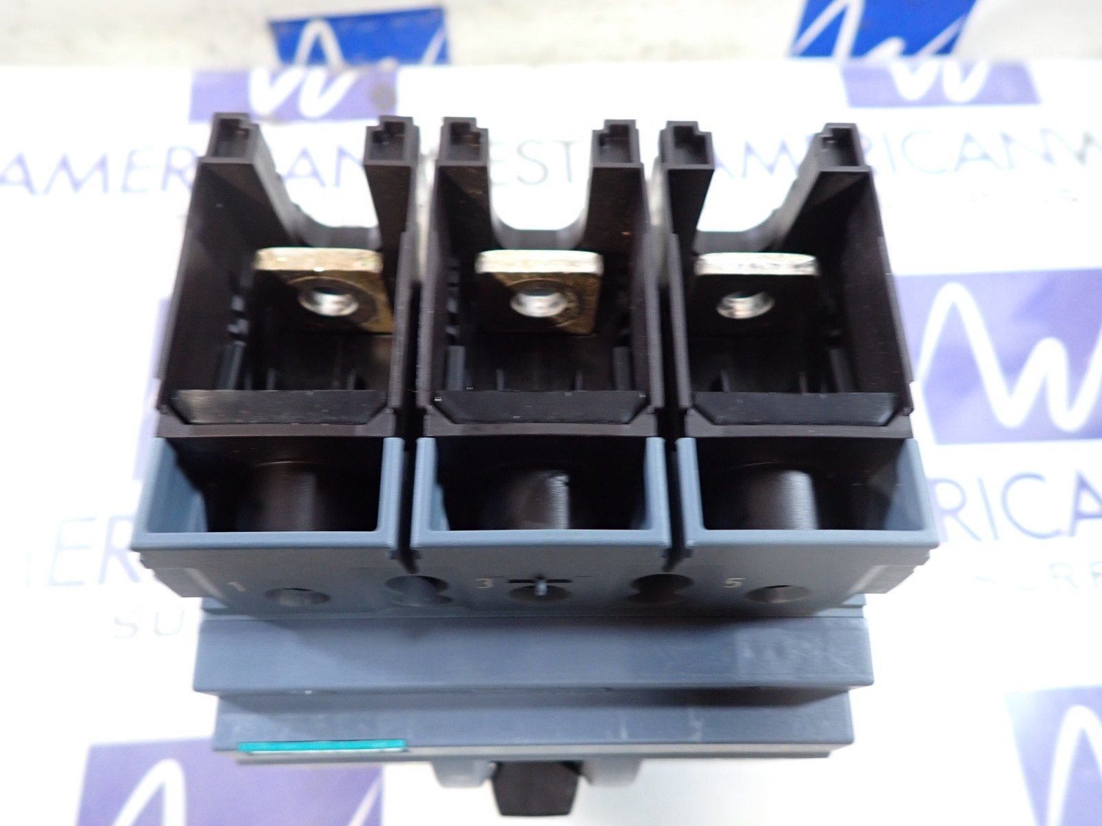 New SIEMENS 3VA5220-6EC31-0AA0 3VA5 200 amp 3 Pole Breaker 65kA@480v