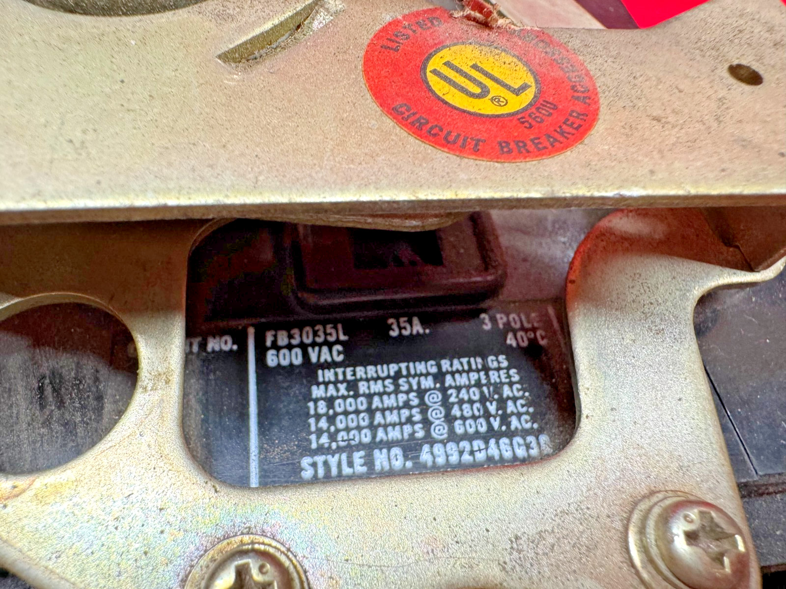 UNBRANDED CIRCUIT BREAKER WITH SWITCH FB3035L 35A 600VA 3 POLE