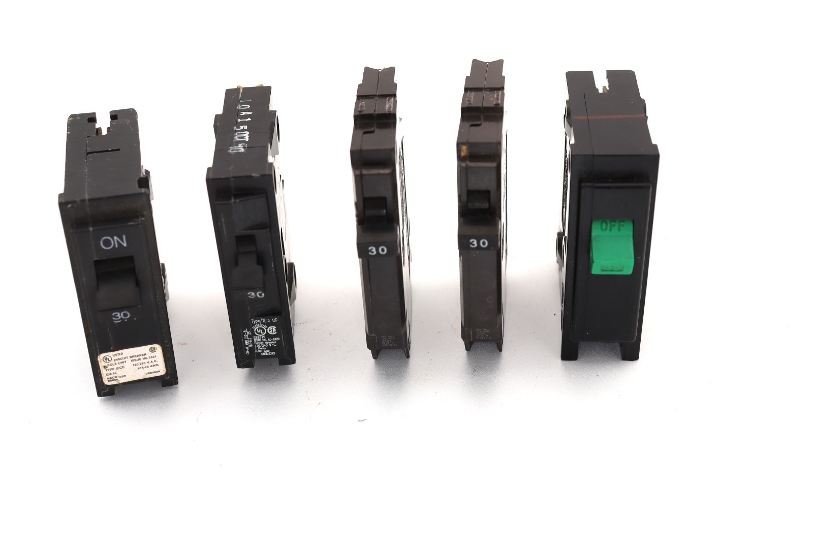 Assorted lot of 8- 15 Amp 1 and 2 Pole Circuit Breakers *See Description*