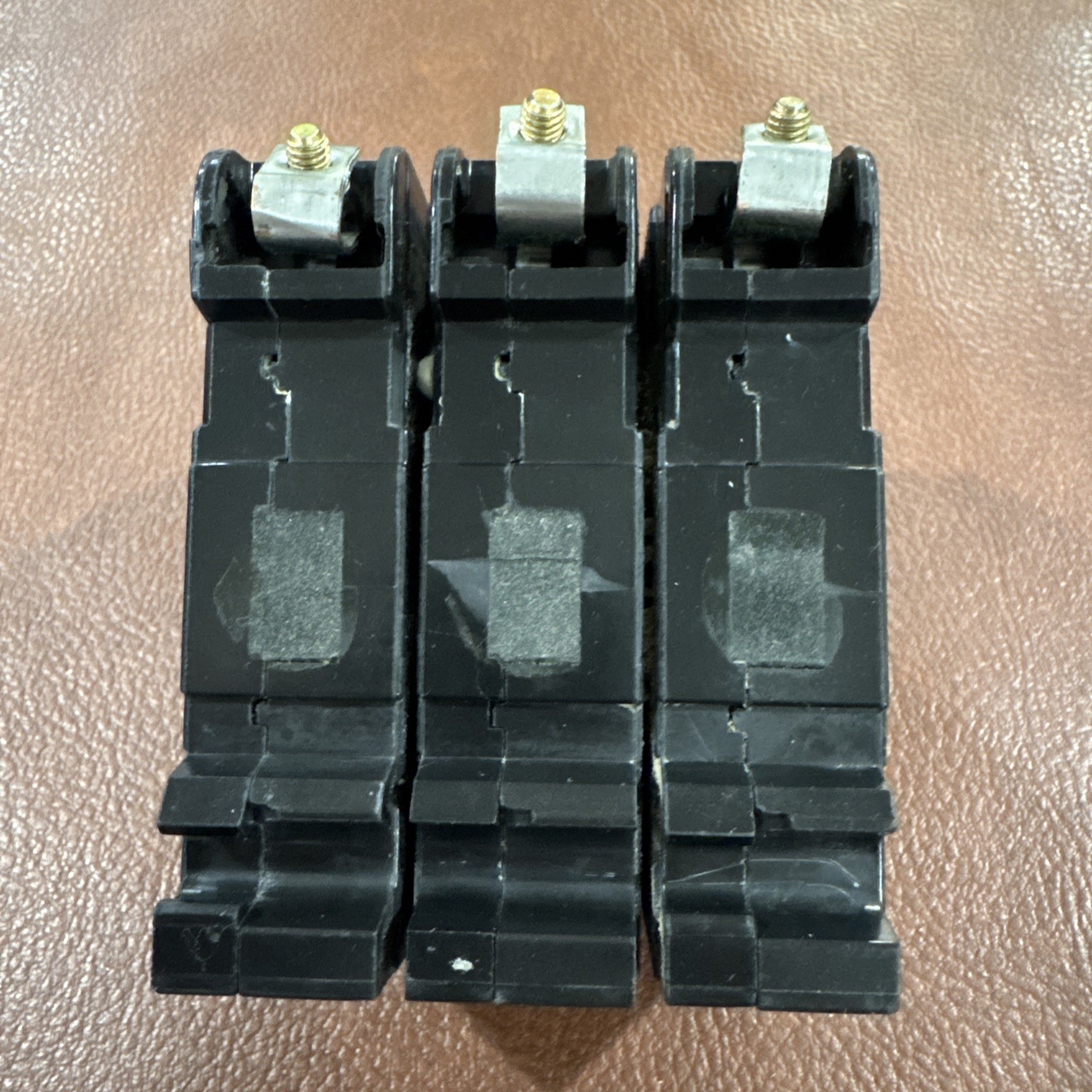 Square D EHB34040 40 AMP 480/277 VOLT 3 POLE CIRCUIT BREAKER 3P 40A