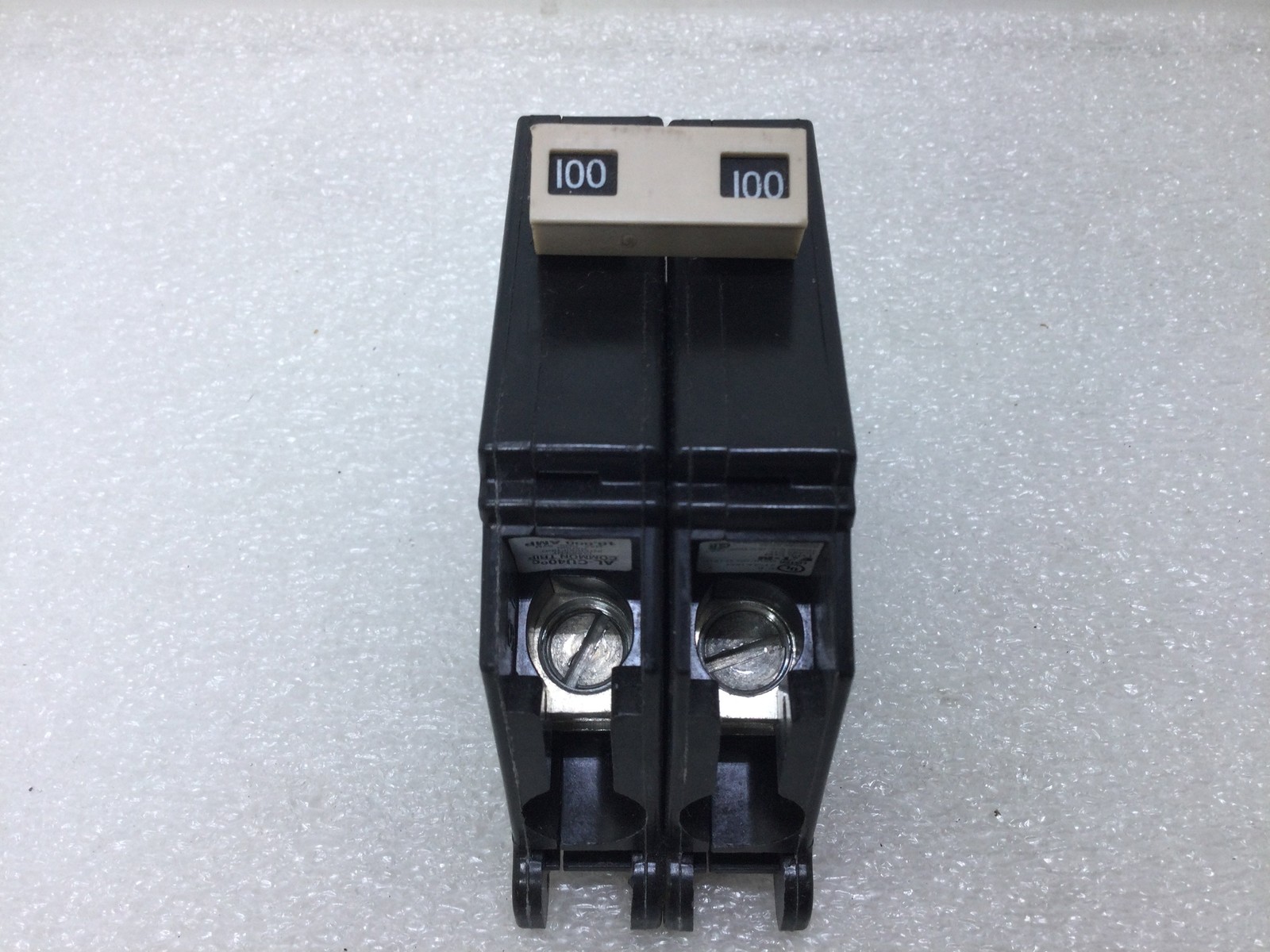 Cutler Hammer CH2100 100 Amp 2P 120/240v Plastic Foot Circuit Breaker – Flawed