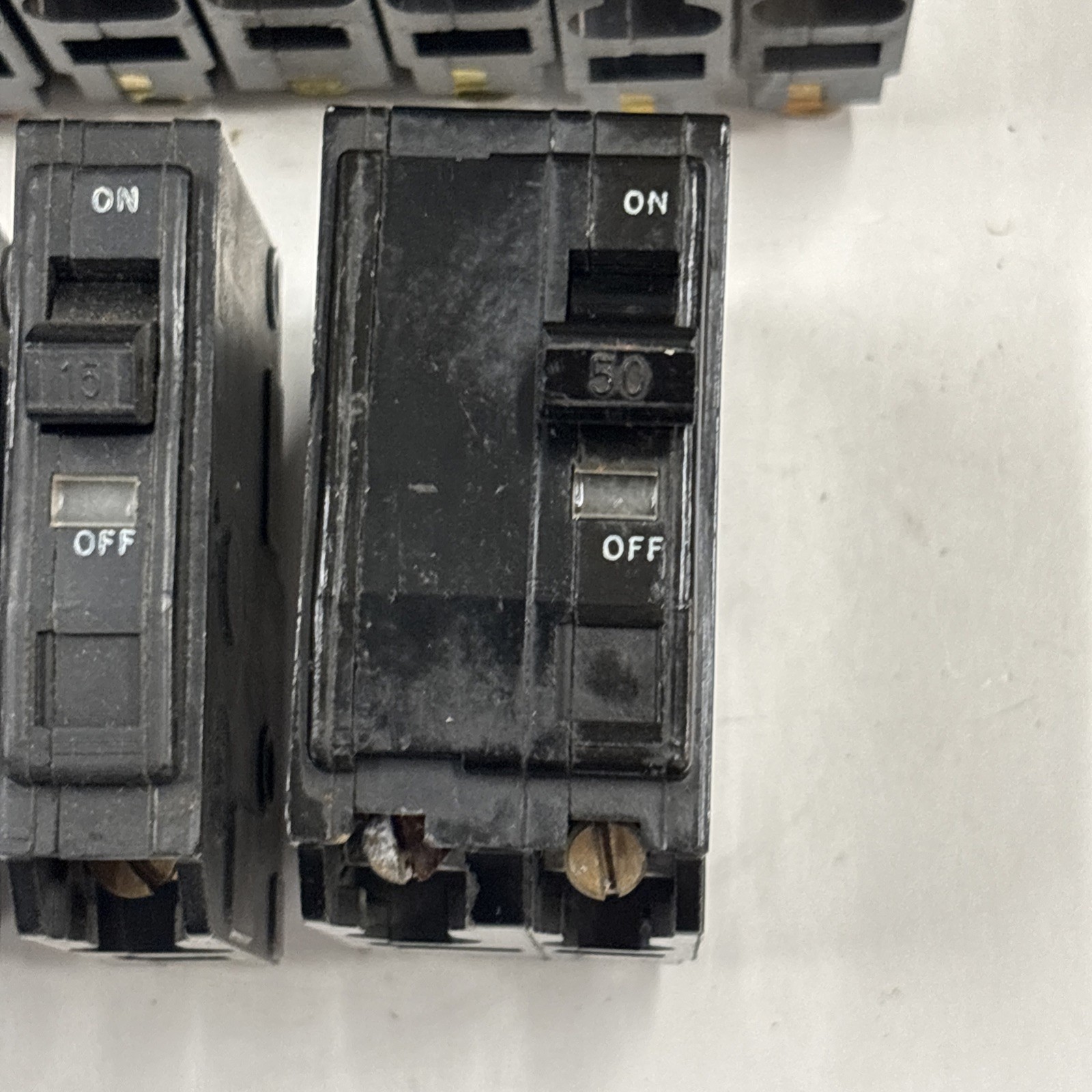 SQUARE D QO120 20A Circuit Breakers Type Q0 120/240V 1-Pole LOT OF 6