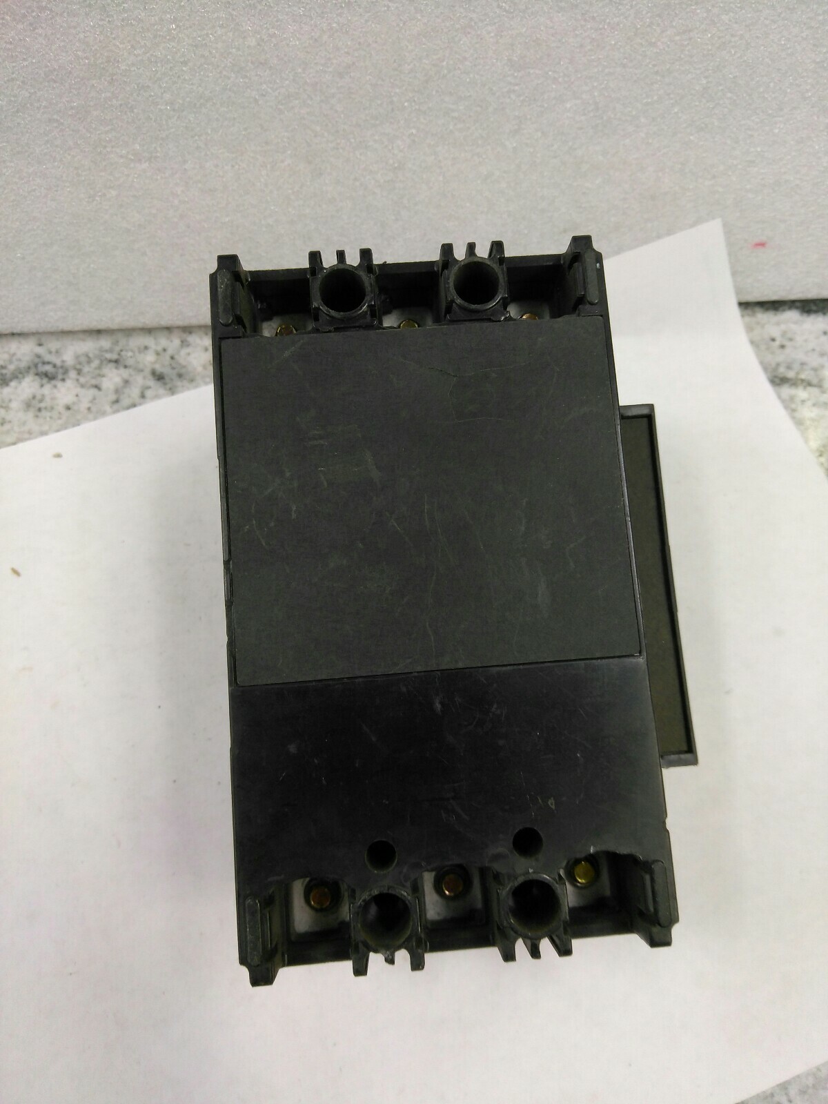 Mitsubishi Motor Breaker, MB30-SS, 4 Amp, 3 Pole, 500VAC WITH AUXILIARY (21CB2