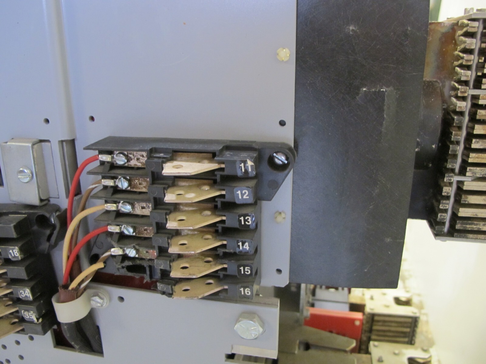 General Electric TC4040SSHE1 4000 Amp PowerBreak Breaker LSIG TC4040SS TC4040-SS