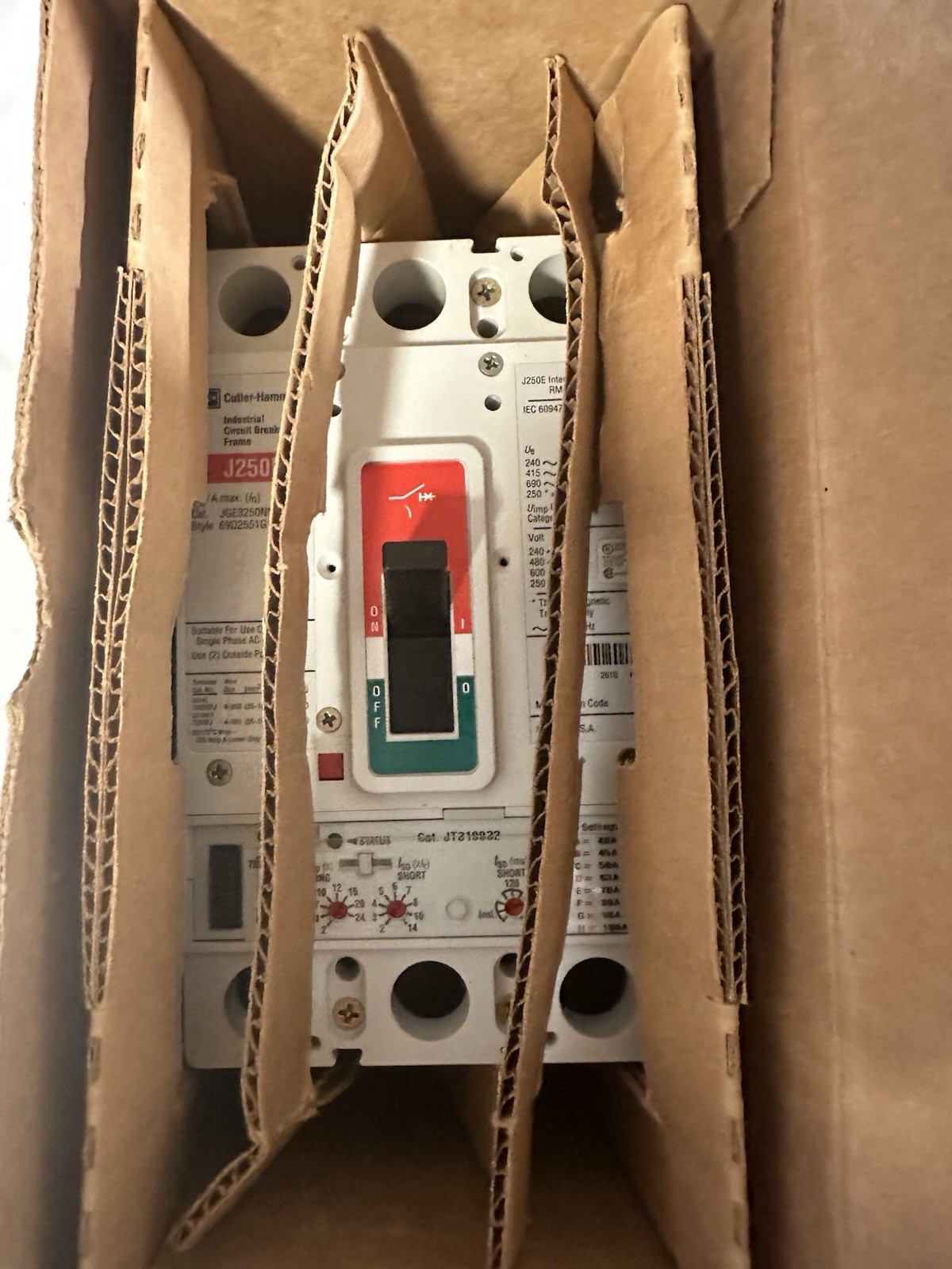 Cutler-Hammer JGE310032G 100A 3-Pole Industrial AC Circuit Breaker 690VAC **NEW