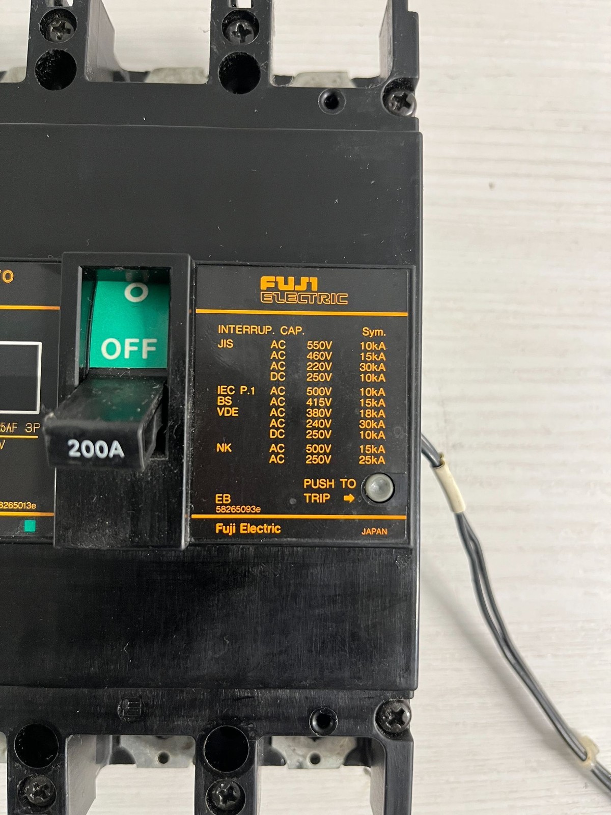 Fuji Auto Breaker EA203B 200A 250V Circuit Breaker