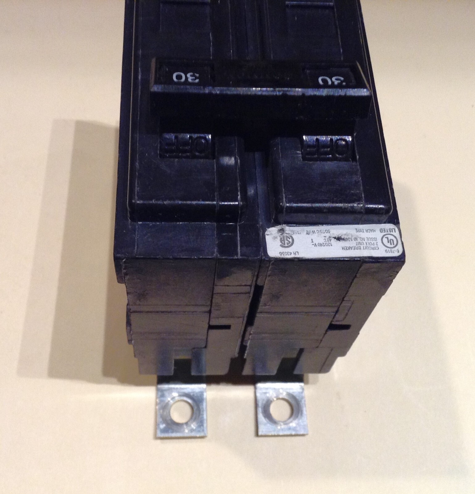 Cutler Hammer QBHW2030 Circuit Breaker 2 Pole 30 Amp Bolt on Quick Lag