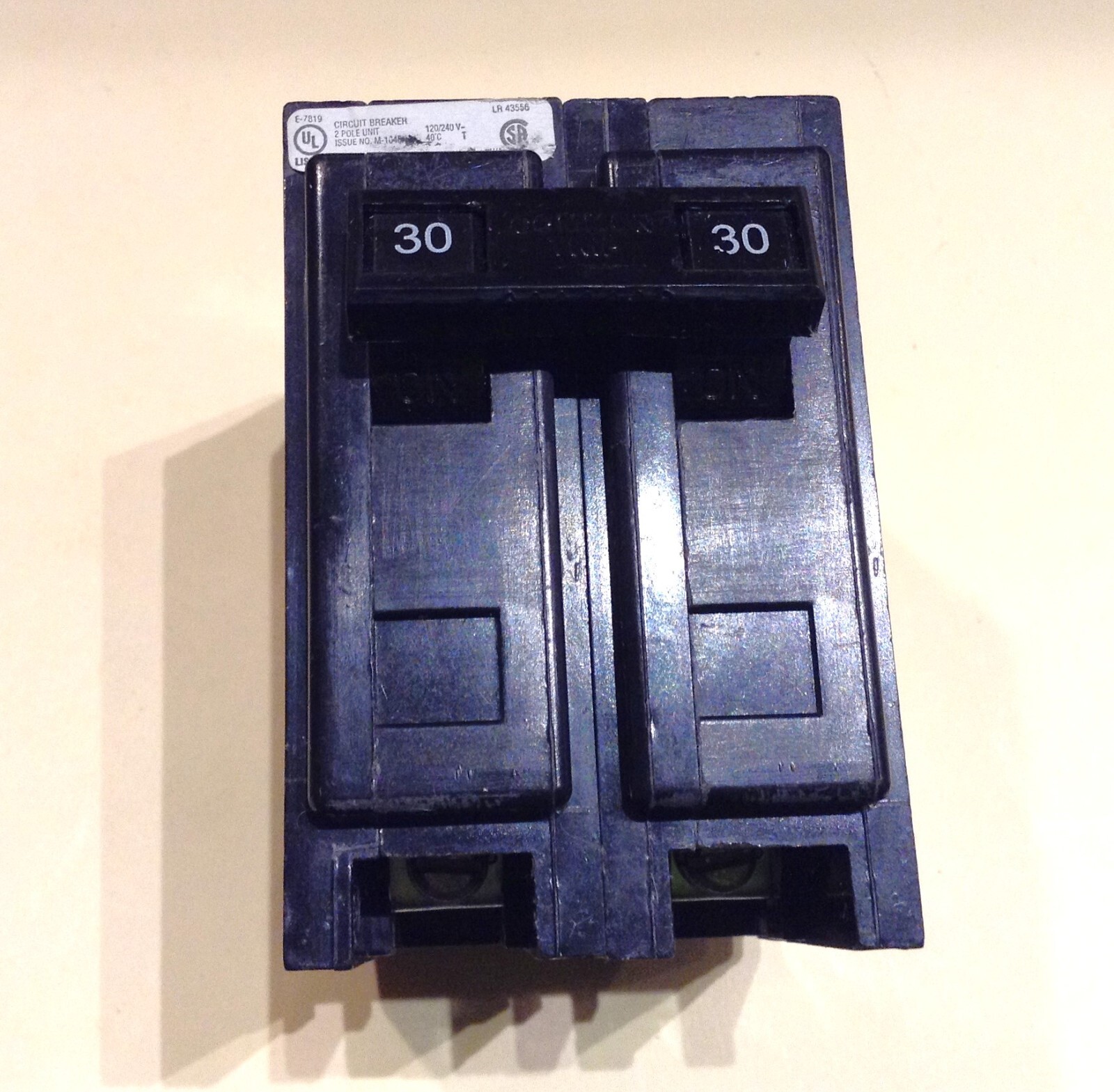Cutler Hammer QBHW2030 Circuit Breaker 2 Pole 30 Amp Bolt on Quick Lag