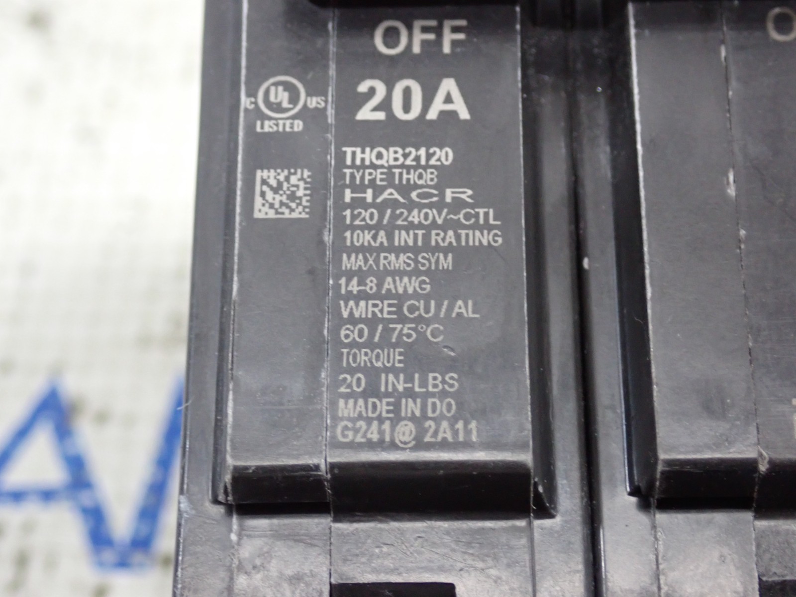 GE THQB2120 20 Amp 2 Pole 120/240 Volt Bolt On Circuit Breaker New Take Out