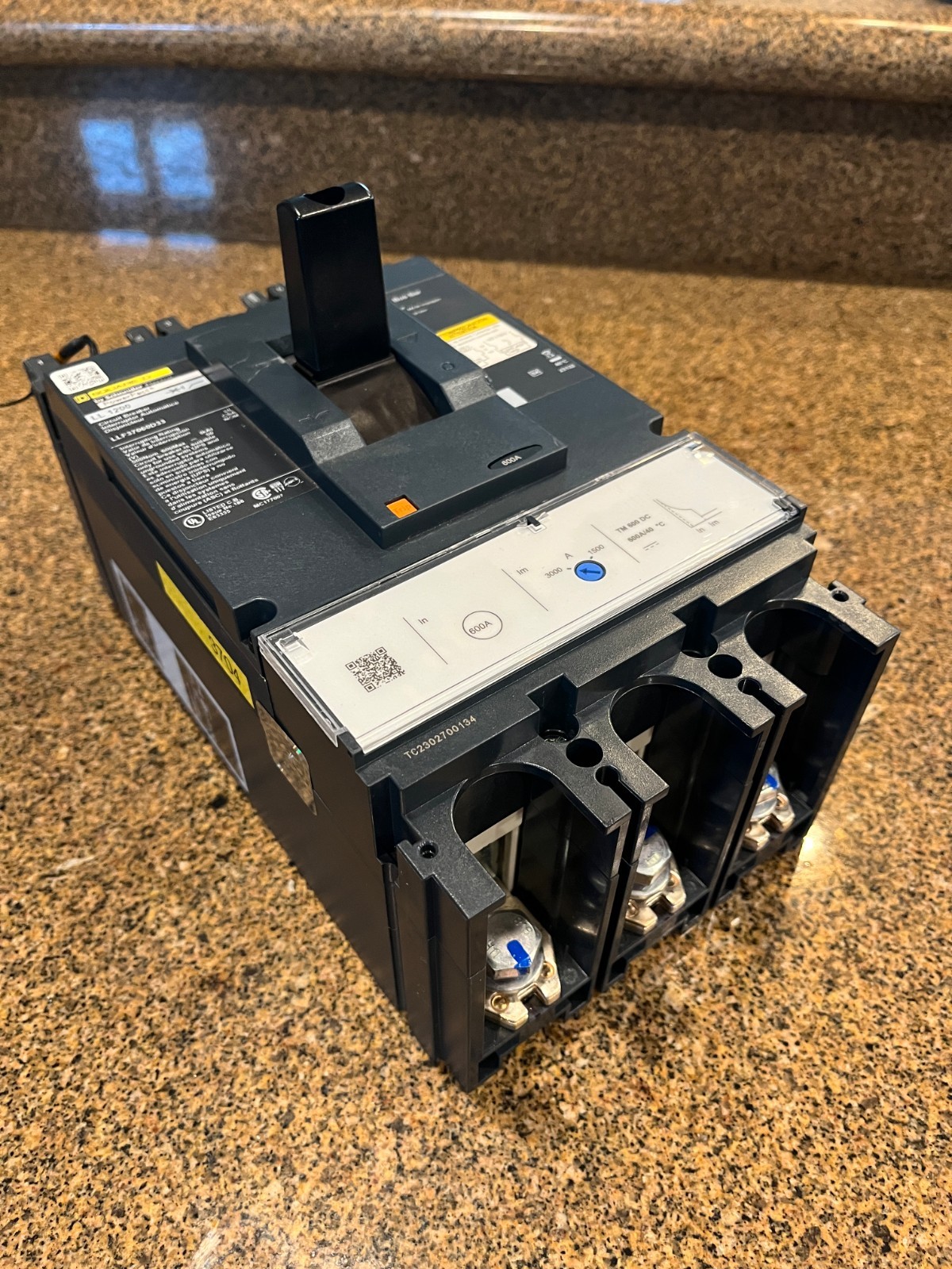Square D LLF37060D33 Circuit Breaker | 3-Pole 600A | LL 1200| Schneider Electric