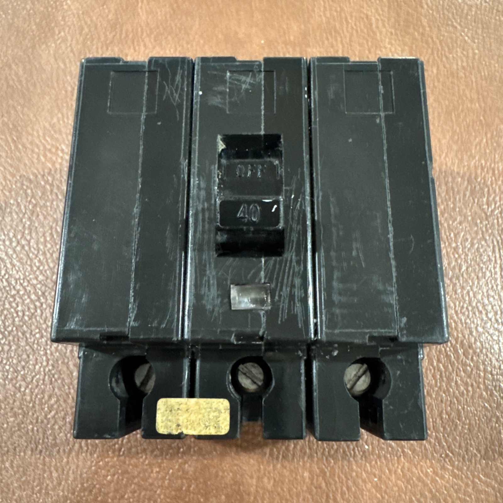 Square D EHB34040 40 AMP 480/277 VOLT 3 POLE CIRCUIT BREAKER 3P 40A