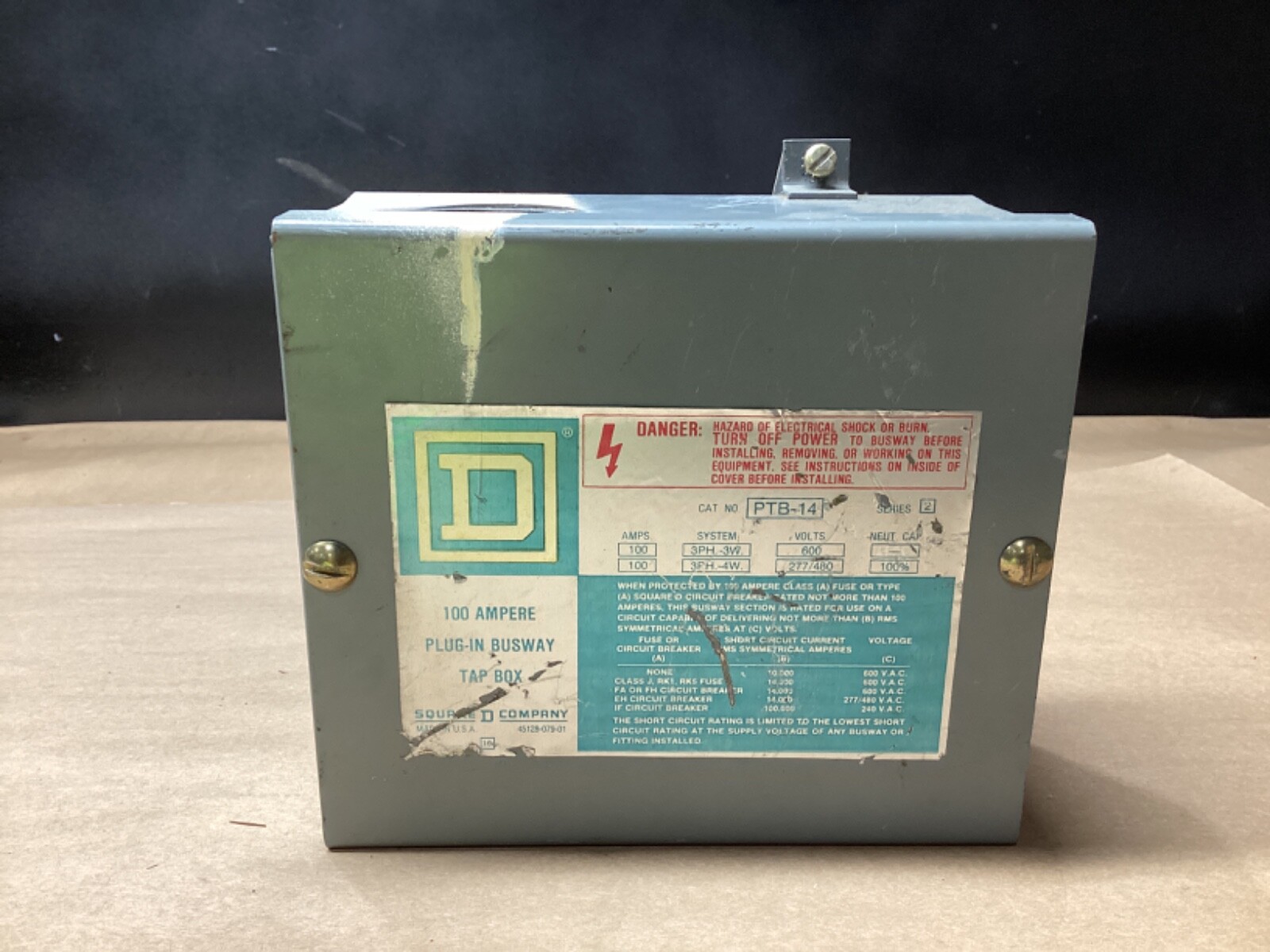 Square D PTB-14 100 amp Plug in Busway Tap Box 600 volt #113G111PR7*CO