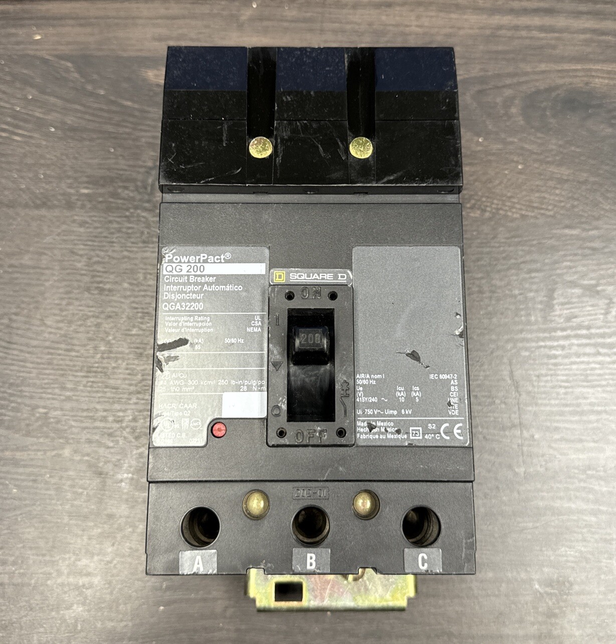 QGA32200 Square D 200 Amp 240V 3 Pole 65kA@240V I-Line Circuit Breaker