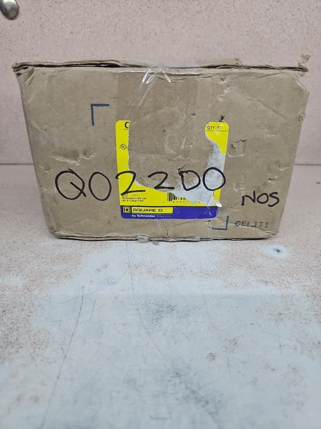 Square D QO2200 Plug-on Circuit Breaker 200 Amp 2 Pole 120/240V 50/60 Hz NOS